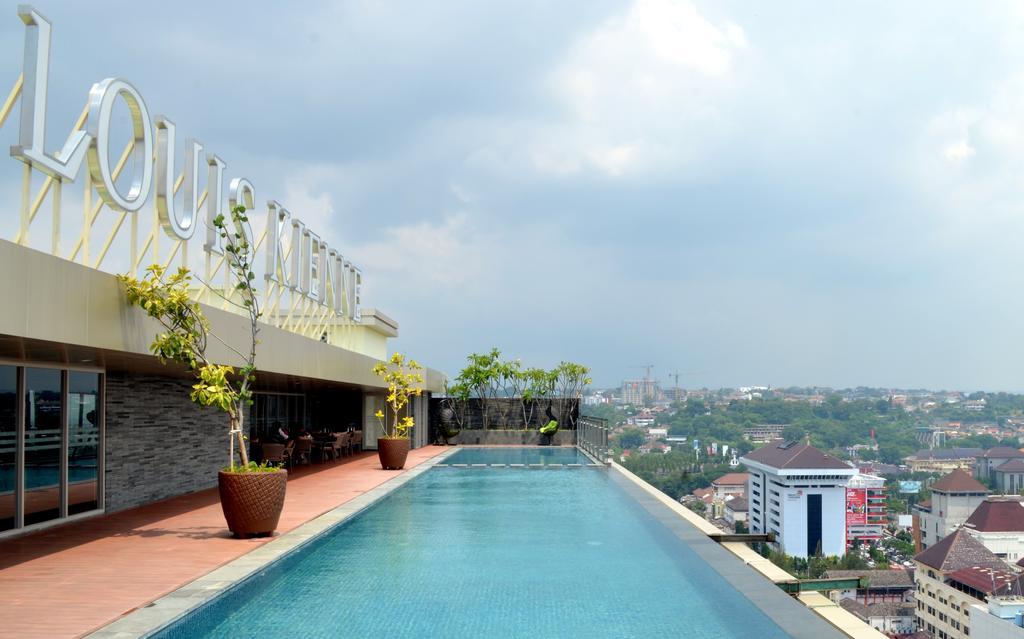 Louis Kienne Hotel Simpang Lima Семаранг Екстер'єр фото
